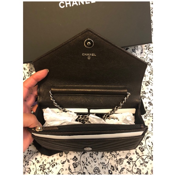 🔴SOLD🔴Like New RARE Authentic Chanel WOC - Picture 5 of 12